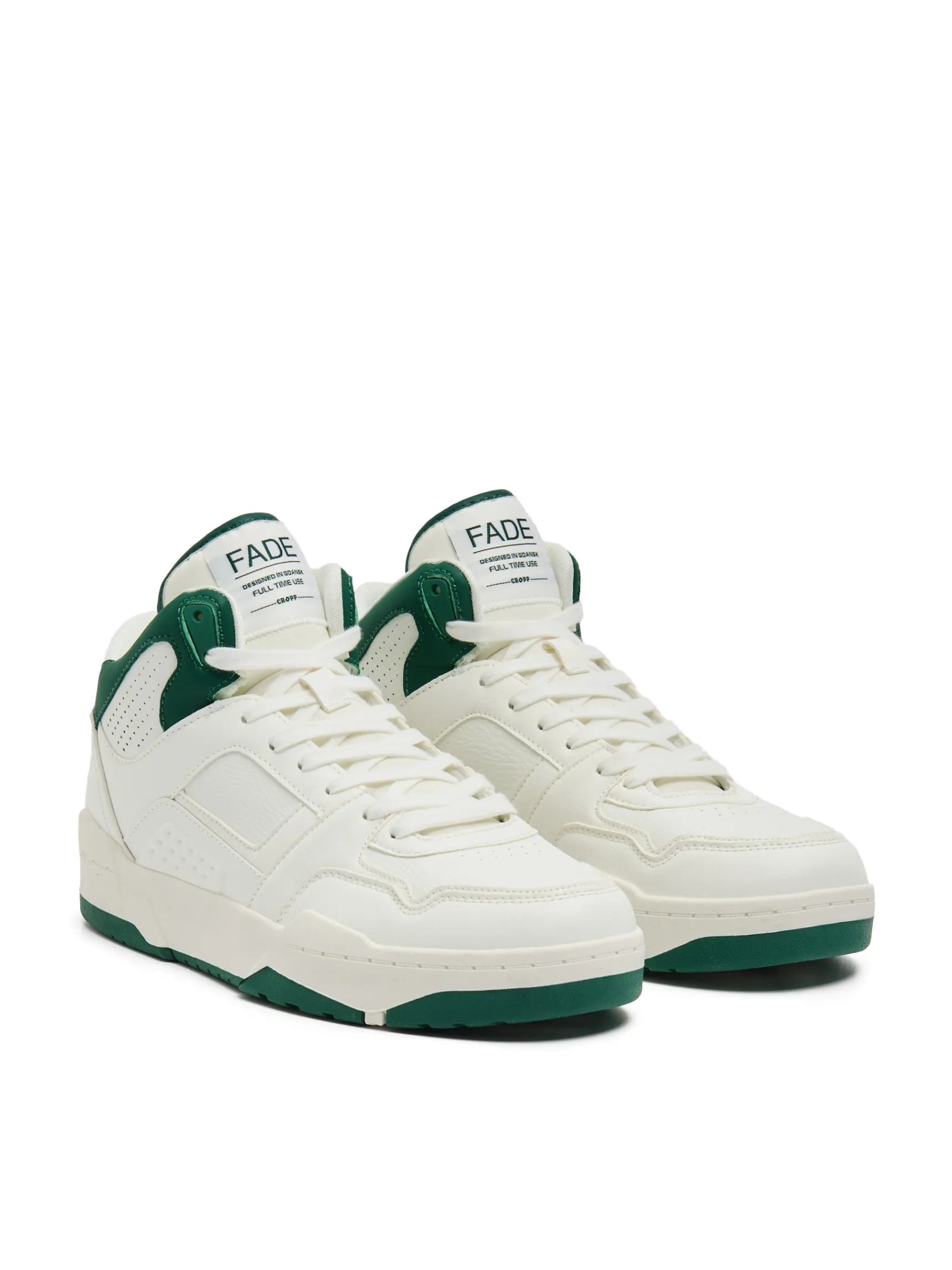 Discount Cropp Sneakersy z naszywkami ze sztucznej skóry biały