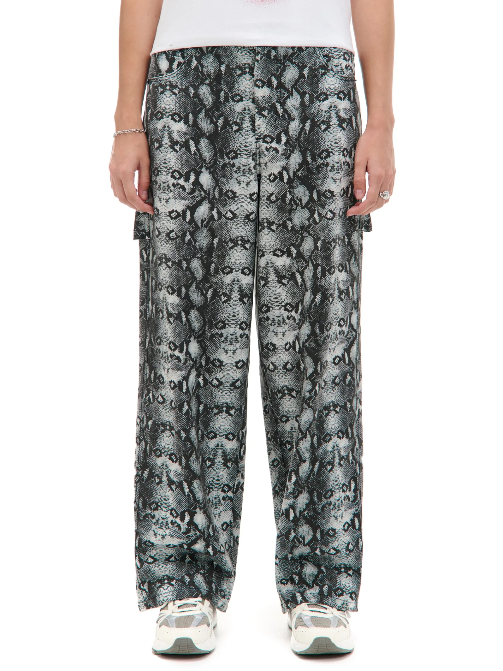 Clearance Cropp Spodnie baggy z wężowym motywem szary