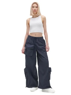 Hot Cropp Spodnie parachute z kieszeniami cargo fioletowy