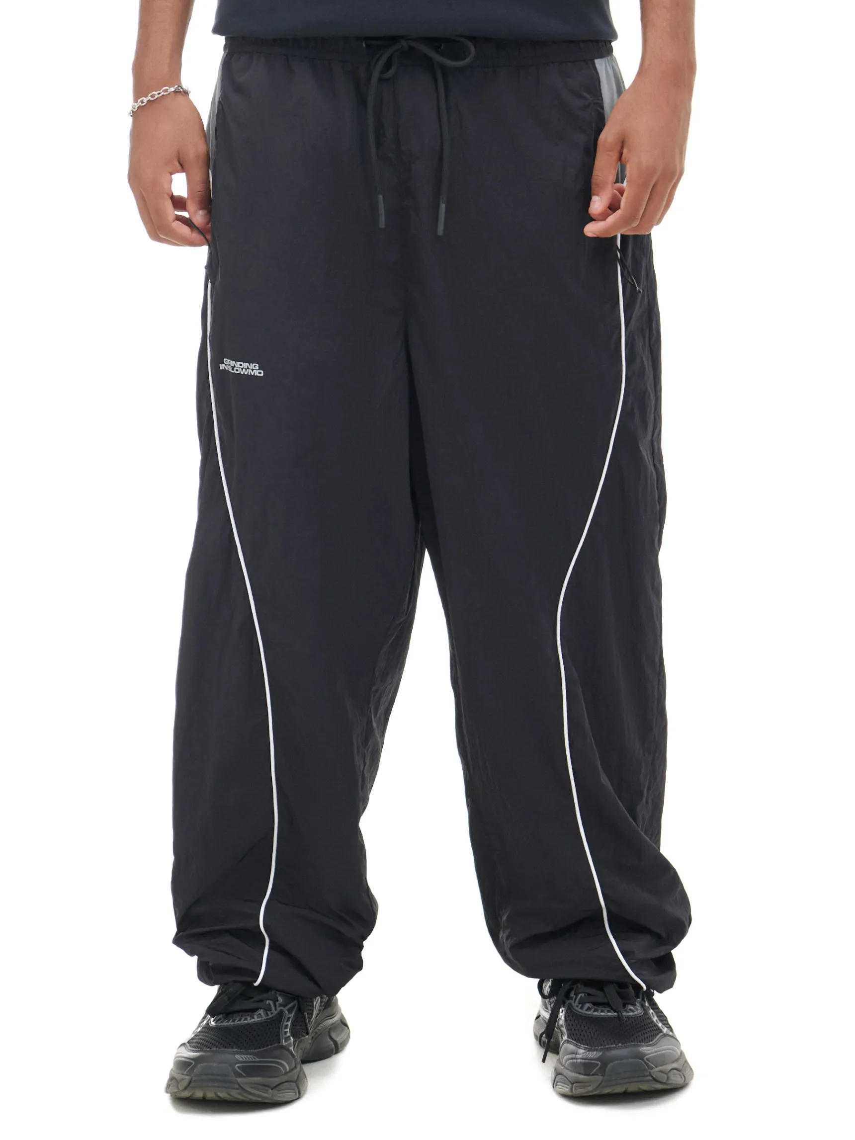 Clearance Cropp Sportowe joggery loose czarny