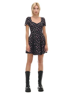 Clearance Cropp Sukienka mini z lekkiej wiskozy czarny
