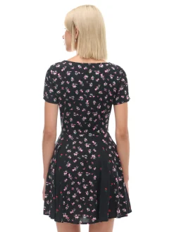 Clearance Cropp Sukienka mini z lekkiej wiskozy czarny