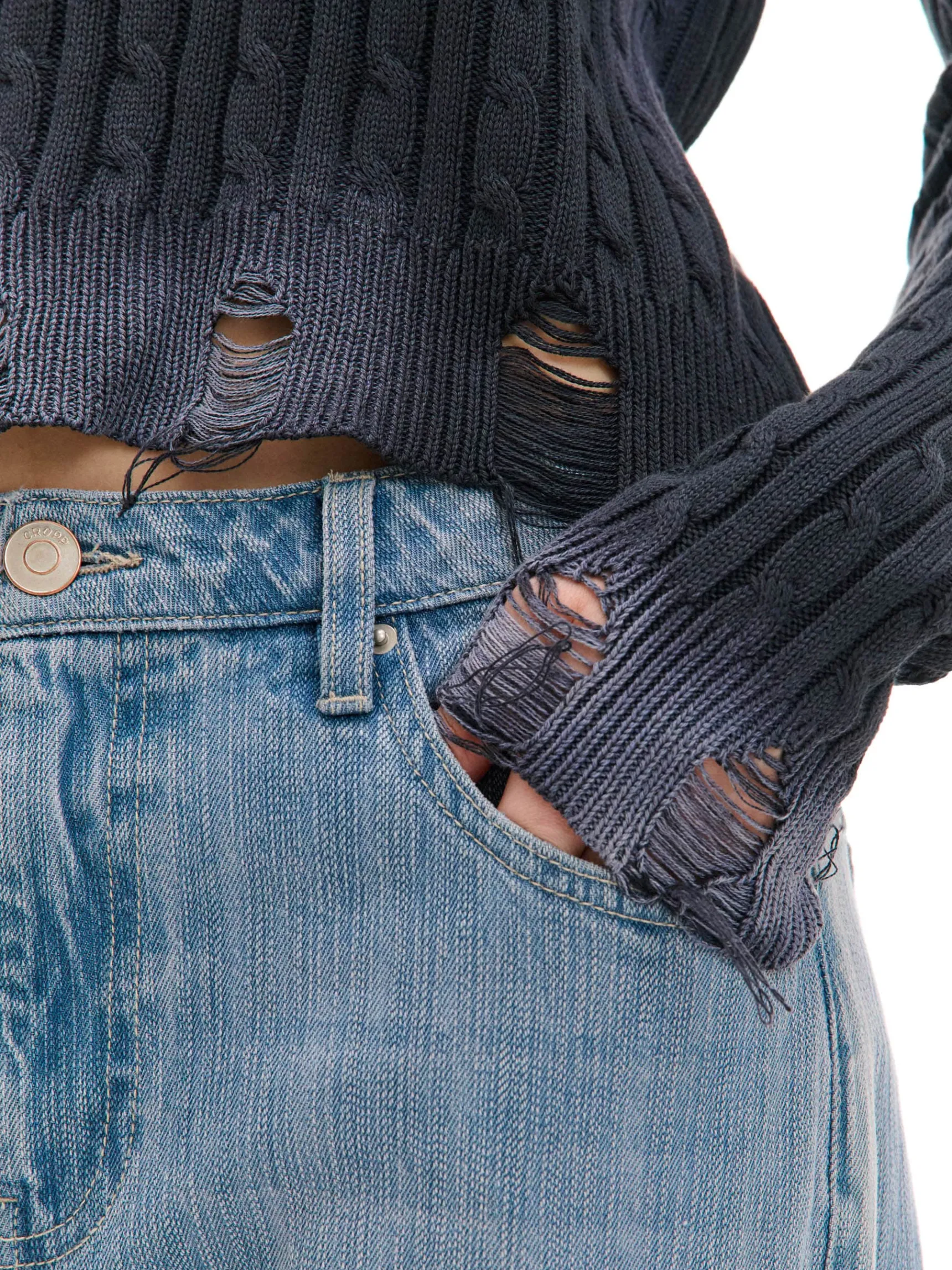 Best Cropp Sweter z miejscowym efektem wybielenia czarny