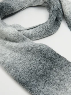 Outlet Cropp Szalik z frędzlami z domieszką wełny jasnyszary