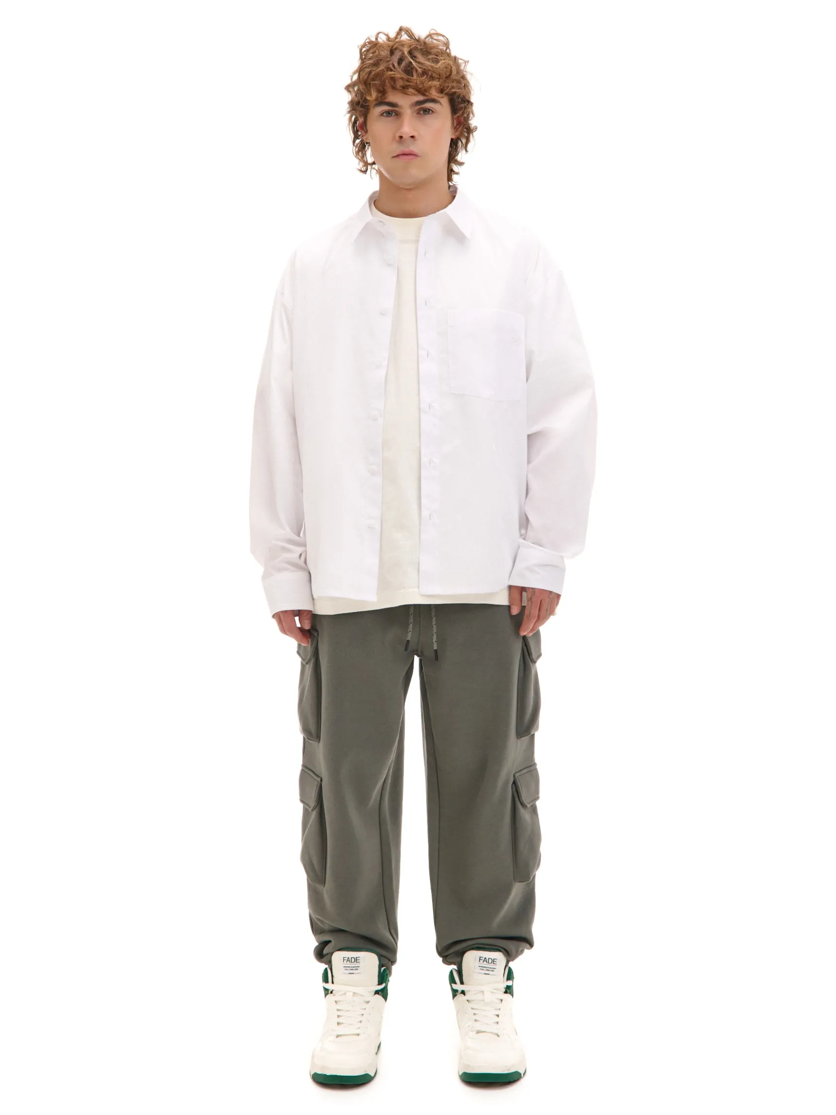 Discount Cropp Szare dresowe joggery z kieszeniami cargo szary