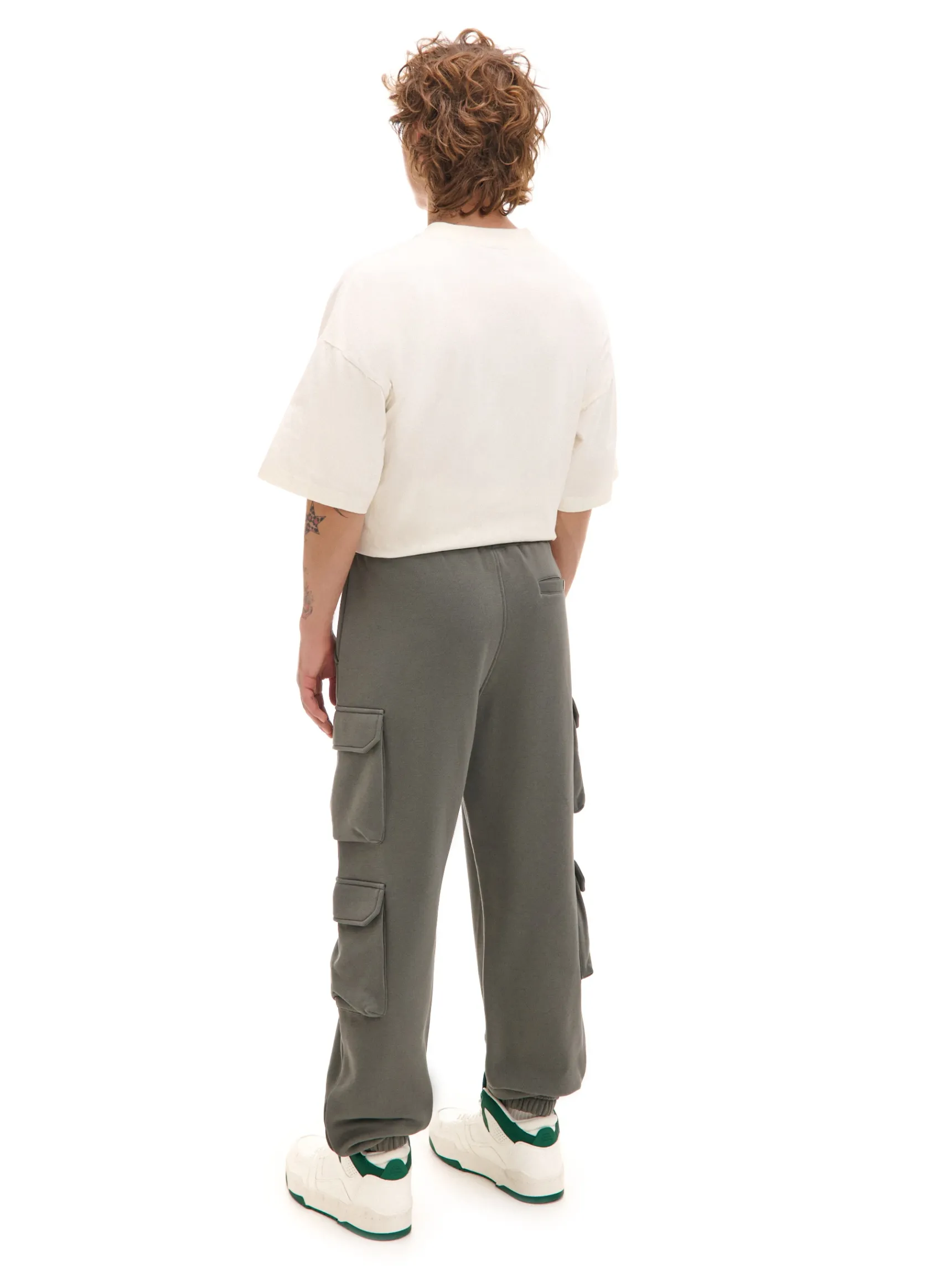 Discount Cropp Szare dresowe joggery z kieszeniami cargo szary