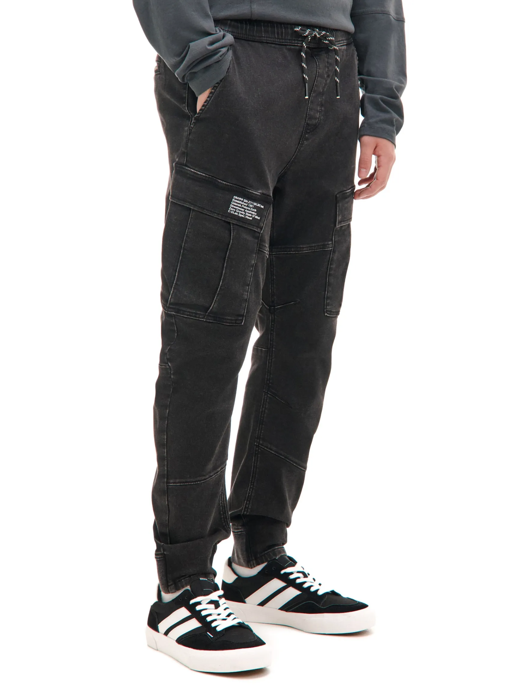 Discount Cropp Szare jeansy jogger z kieszeniami cargo szary