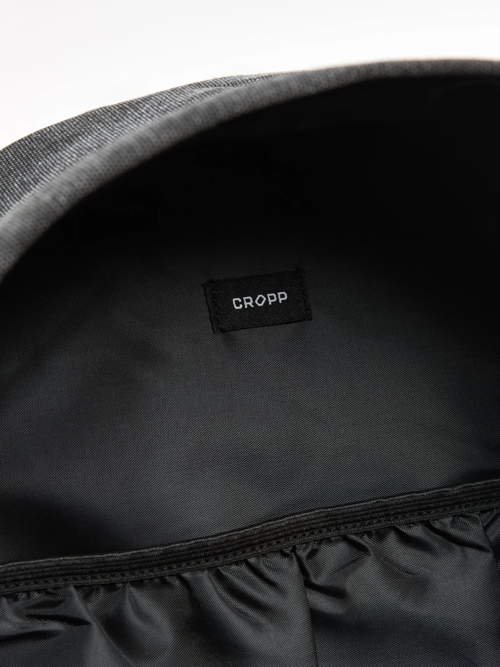 Clearance Cropp Szary plecak z naszywką czarny